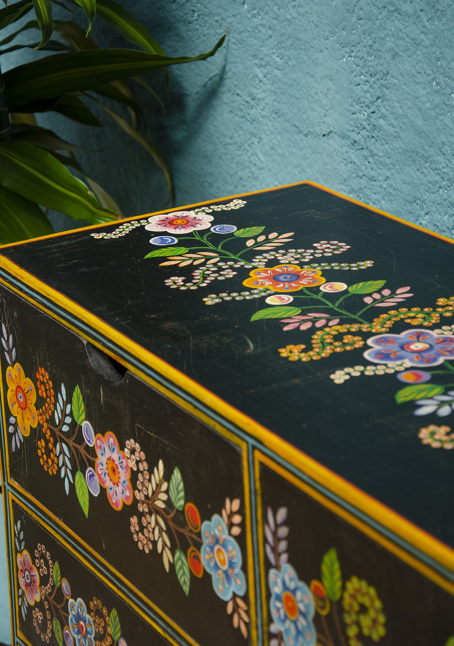 Midnight Hand-Painted 10-Drawer Wooden Chest – Artisan Mango Wood Storage